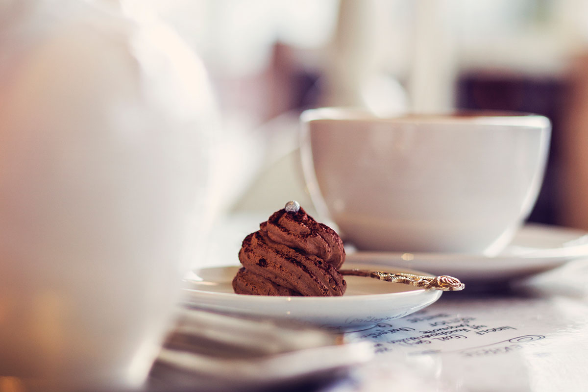 Cafeamkleinflecken-neumuenster-praline-selbstgemacht-schokolade  width=