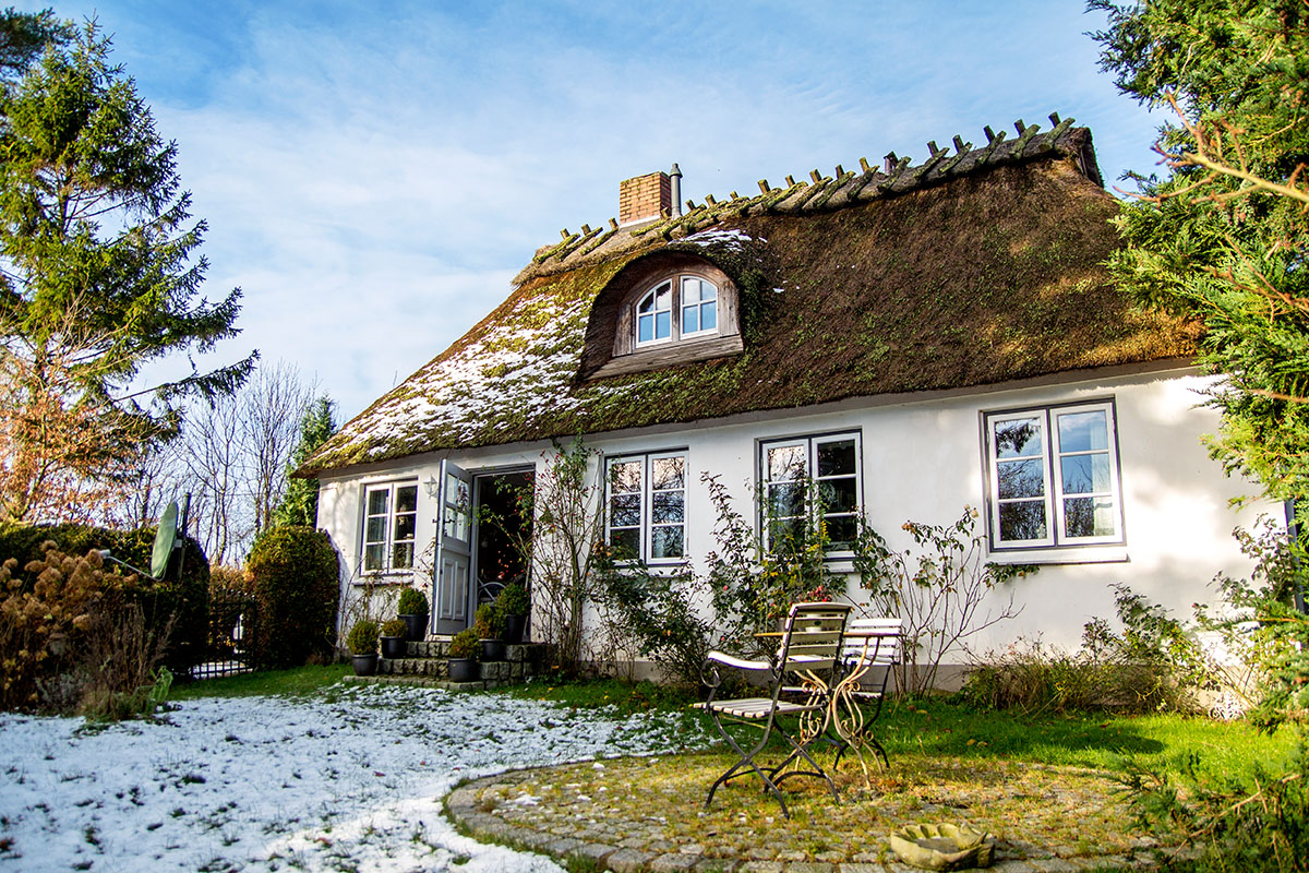 Ferienhaus-Schlei-Reetdachhaus-Urlaub-Romantisch-Garte