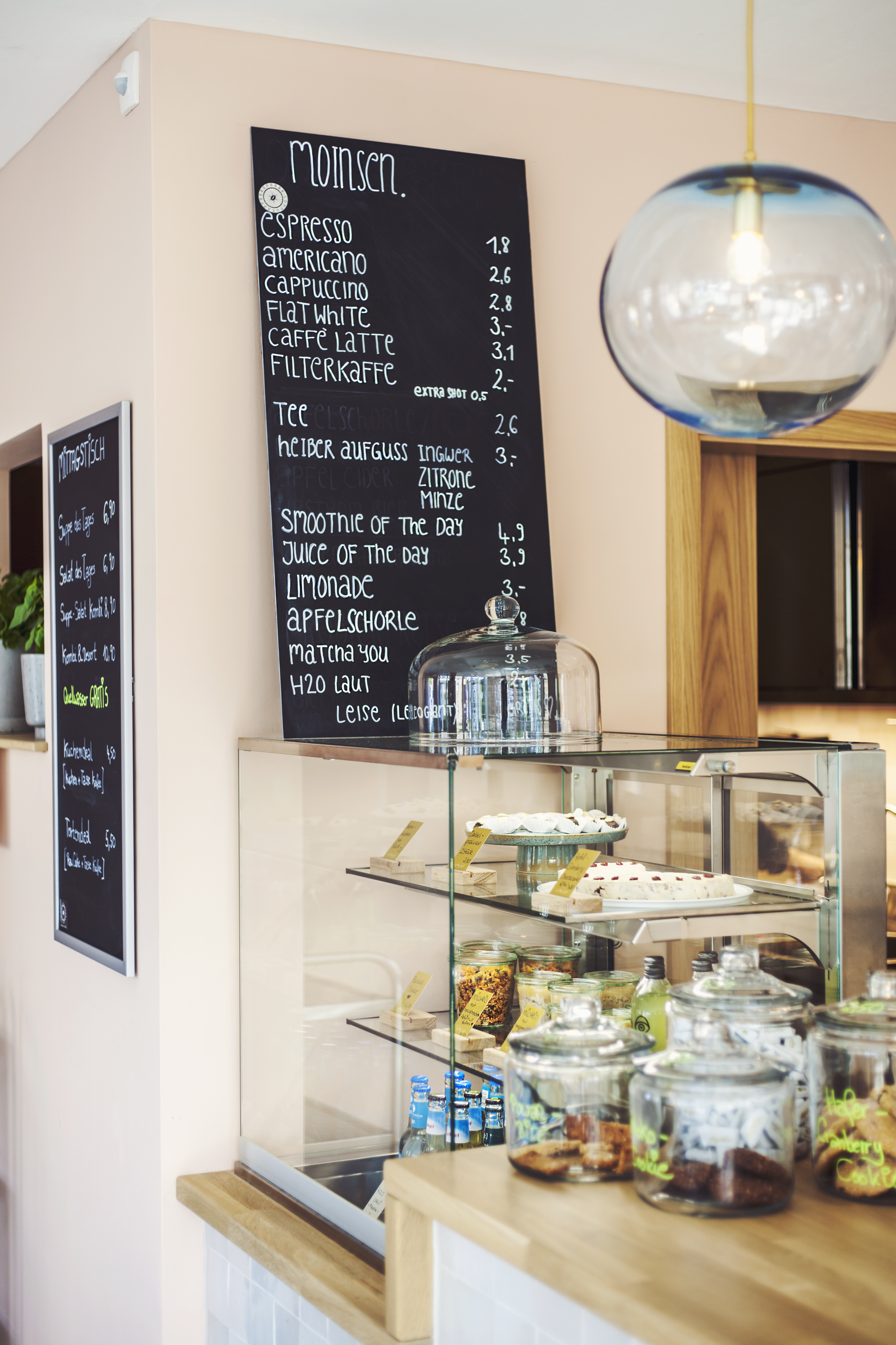 Entdecke das Bistro und Café Le Moine in Einfeld bei Neumünster: vegan, lokal, biologisch und gesund!
