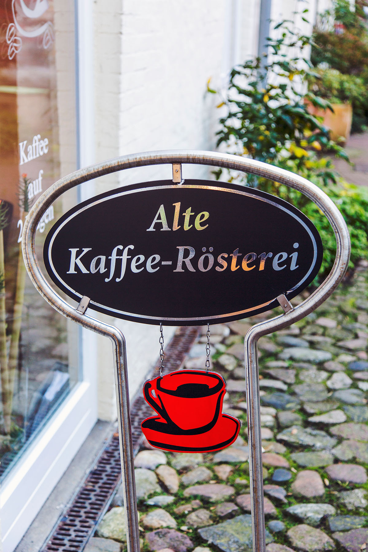 Entdecke die Rote Straße in Flensburg: Cafés, Restaurants, Hinterhöfe und individuelle Geschäfte