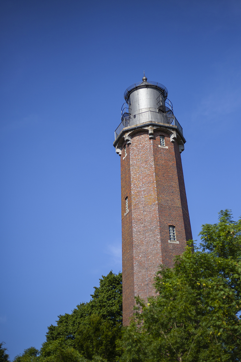 Begleite mich auf ein Leuchtturm-Picknick mit hella Mineralbrunnen in die wunderbare Natur und an den schönen Strand der kleinen Gemeinde Behrensdorf in der Hohwachter Bucht.