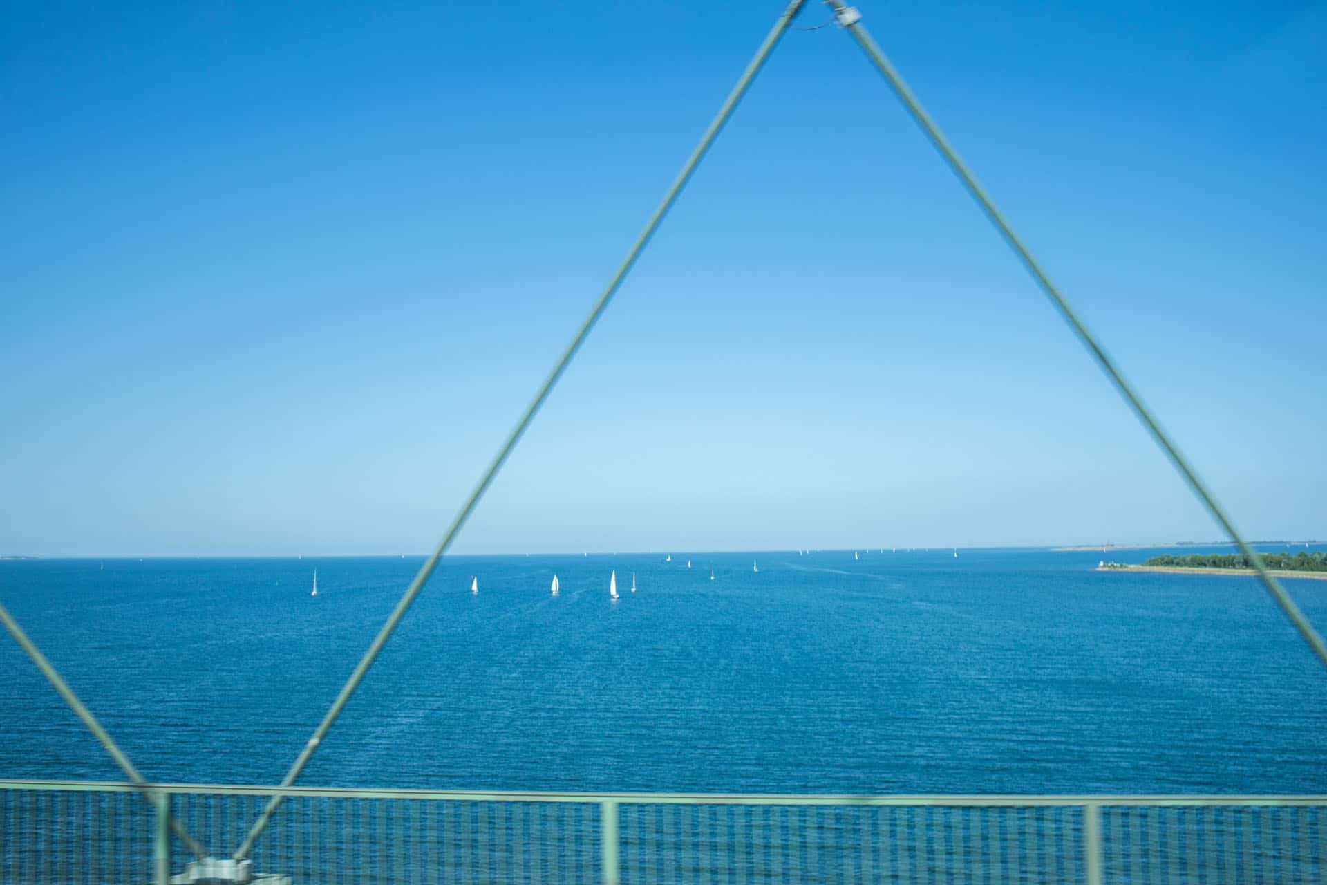 Der Ausblick aus dem Bus über die Fehmarnsundbrücke