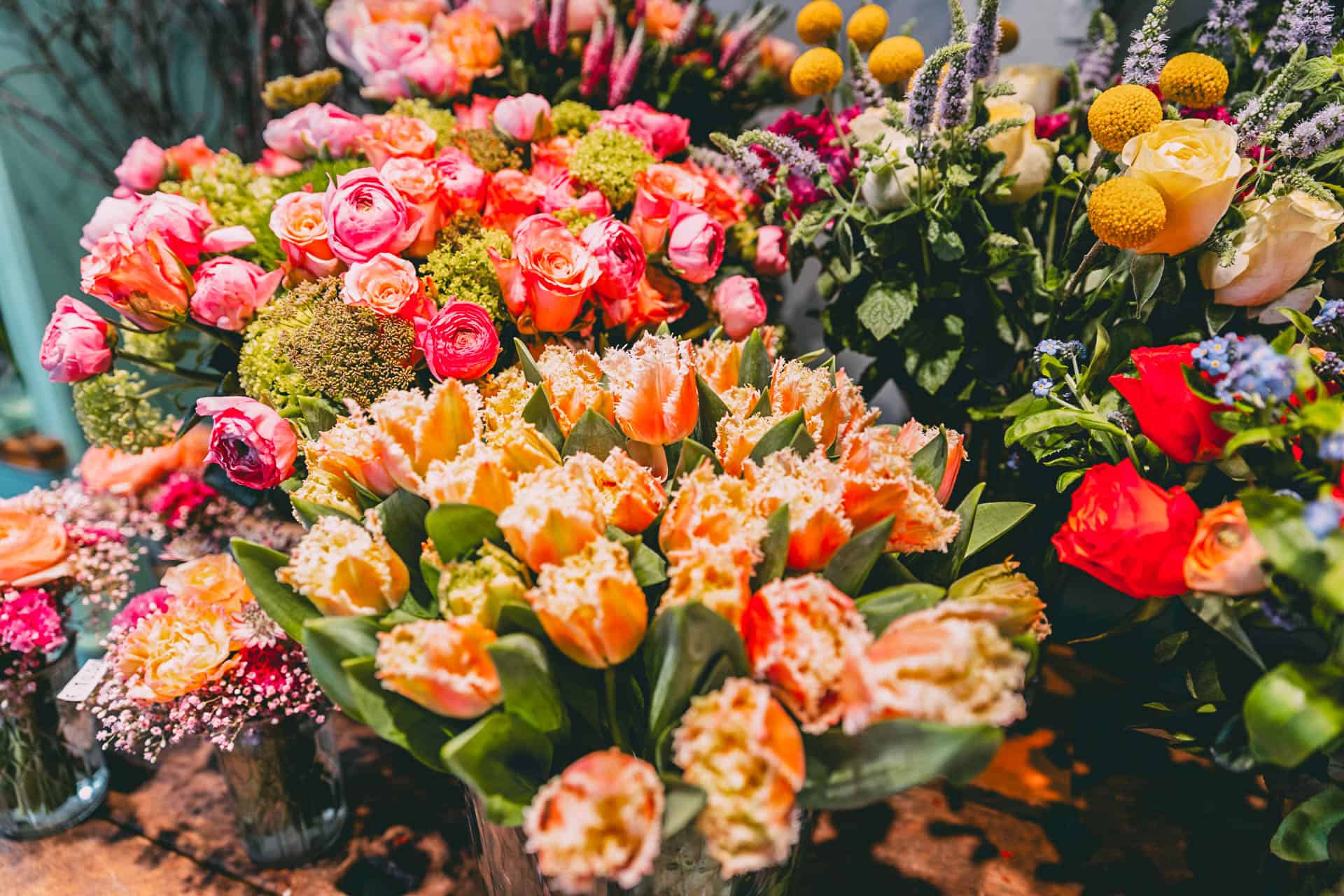 Die bunte Auswahl an Blumen im Blumenladen Blumen und Ambiente in Ahrensburg. 