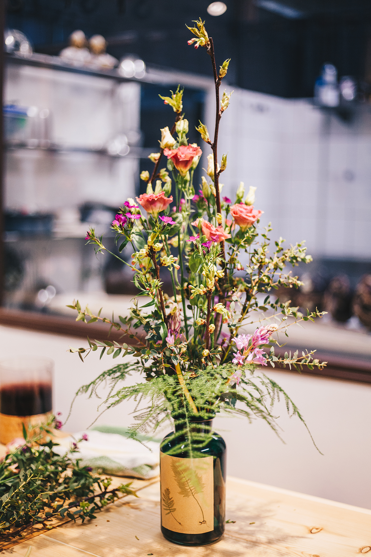 Zu Besuch beim Floristik-Workshop bei 2fach in Kiel: Lerne das Blumenstecken