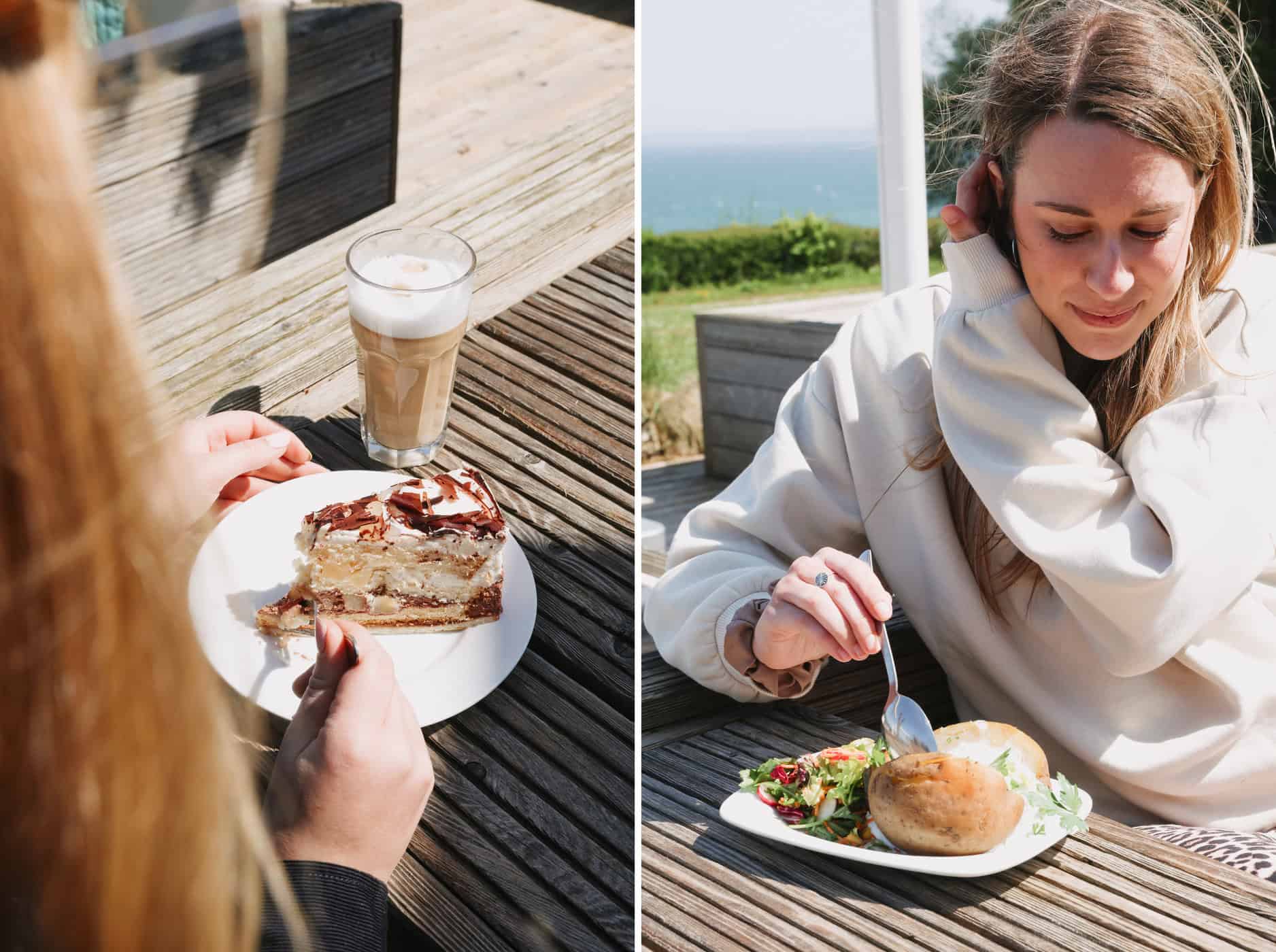 Maya und Finja T. genießen Birnentorte und eine Ofenkartoffel auf der Terrasse des Hermannshöhe Erlebniscafés