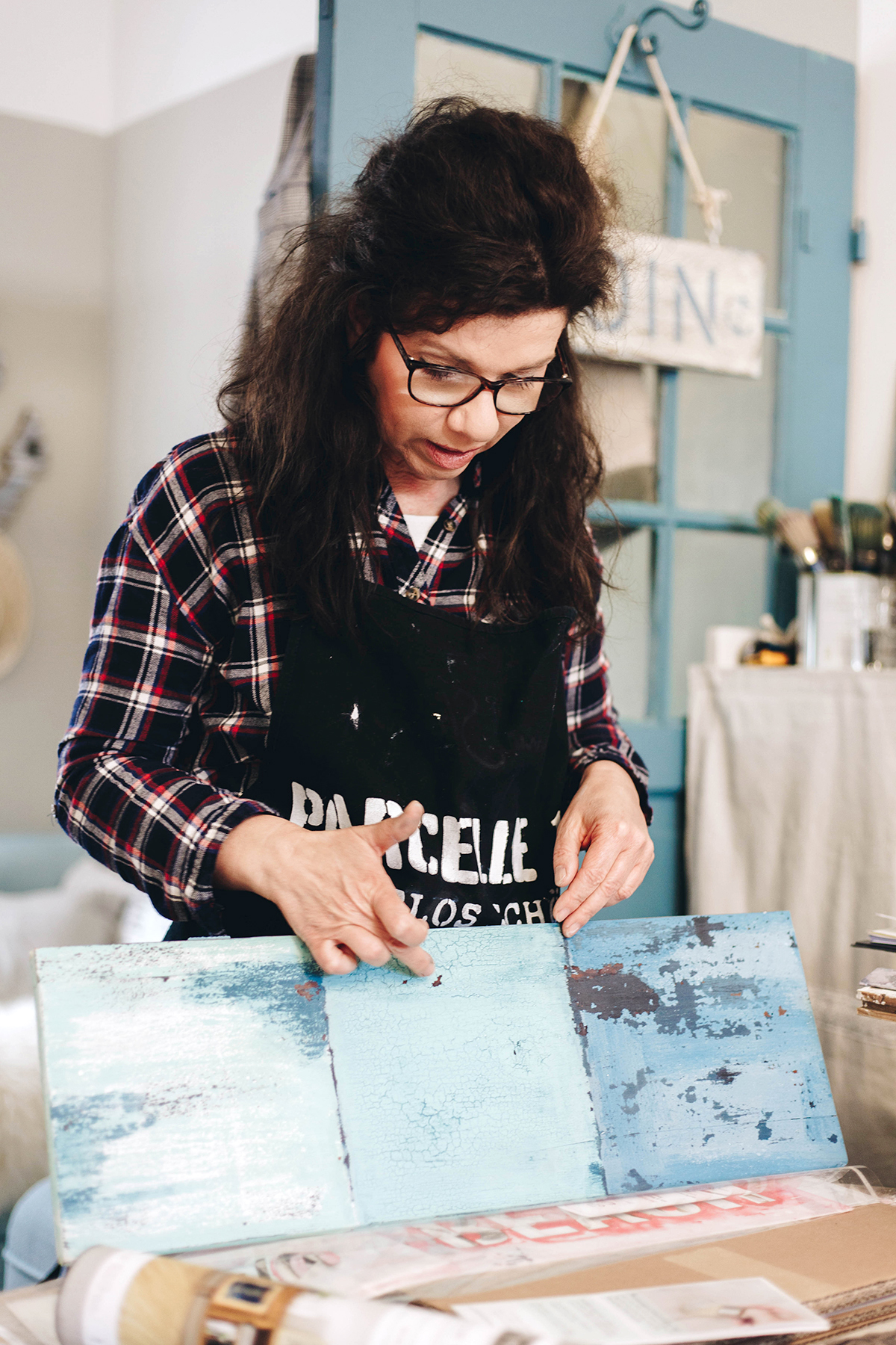 Ich habe an einem Seaside-Design-Workshop bei Parzelle 193 teilgenommen und gelernt, wie ich Möbeln einen Vintage-Look verleihen kann