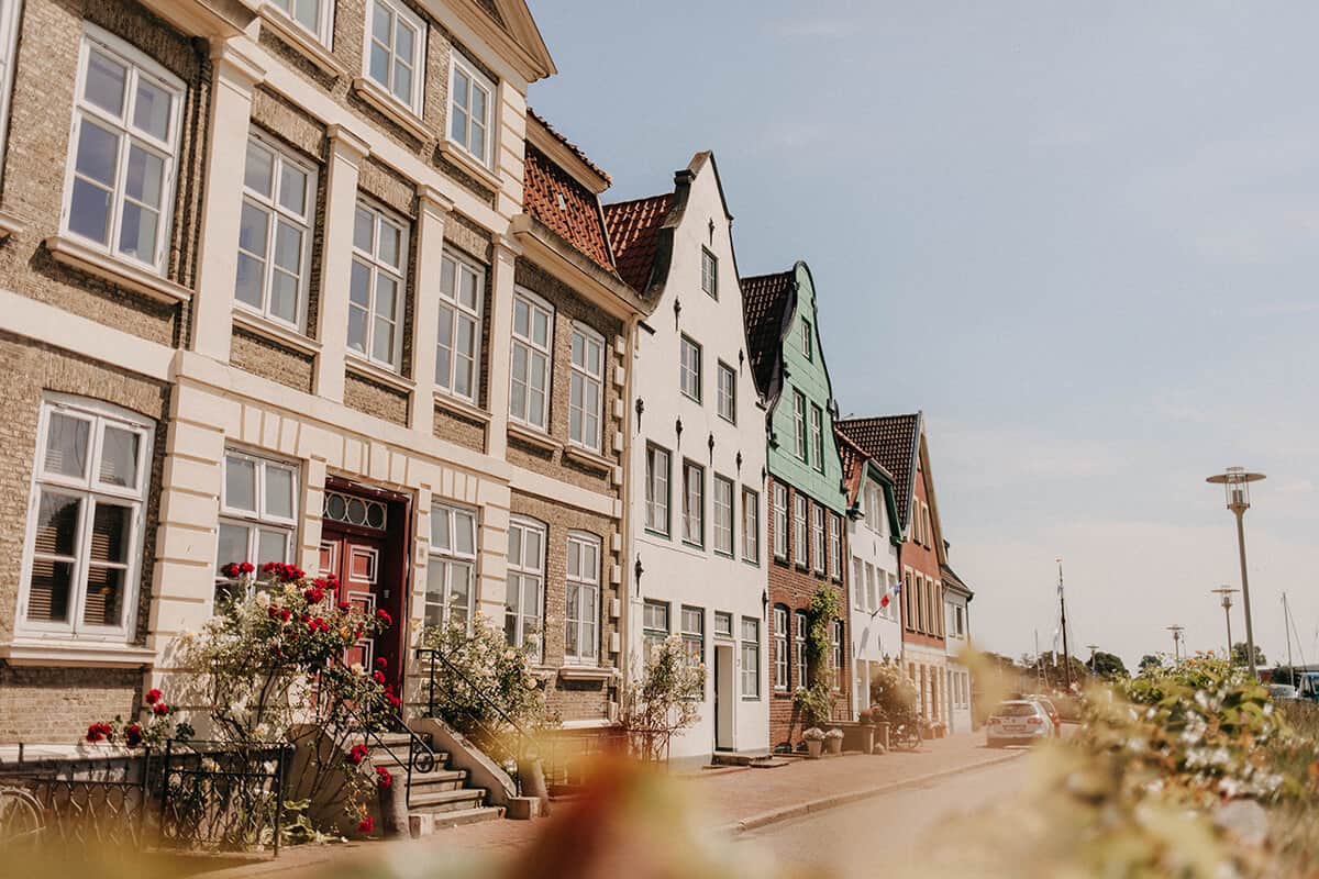 Häuserreihe am Hafen Glückstadt