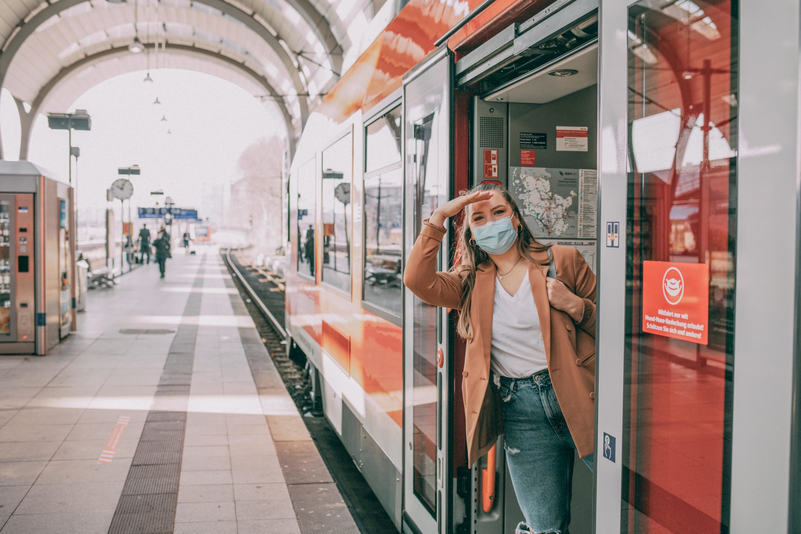 Sina schau aus der Bahn