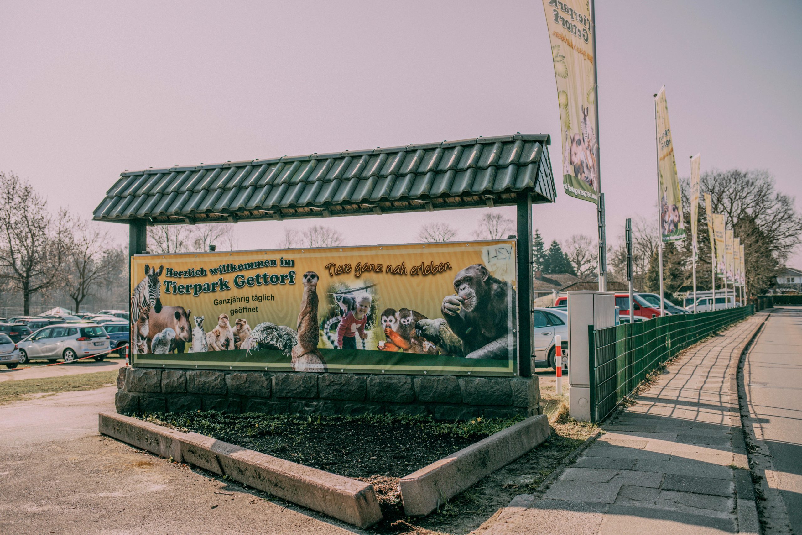 Plakat am Eingang zum Tierpark