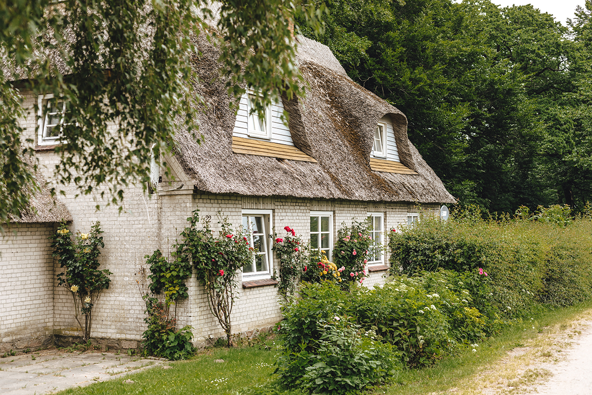 Erdbeer- und Himbeerhof Gut Steinwehr: Reetdachhaus