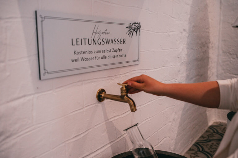 Künstlercafé Husum: Ein Hauch Frankreich in neuen Räumlichkeiten ...