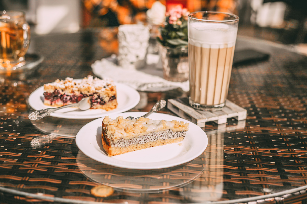 Kuchen und Kaffee bei Sonjas Kuchenstübchen in Nortorf