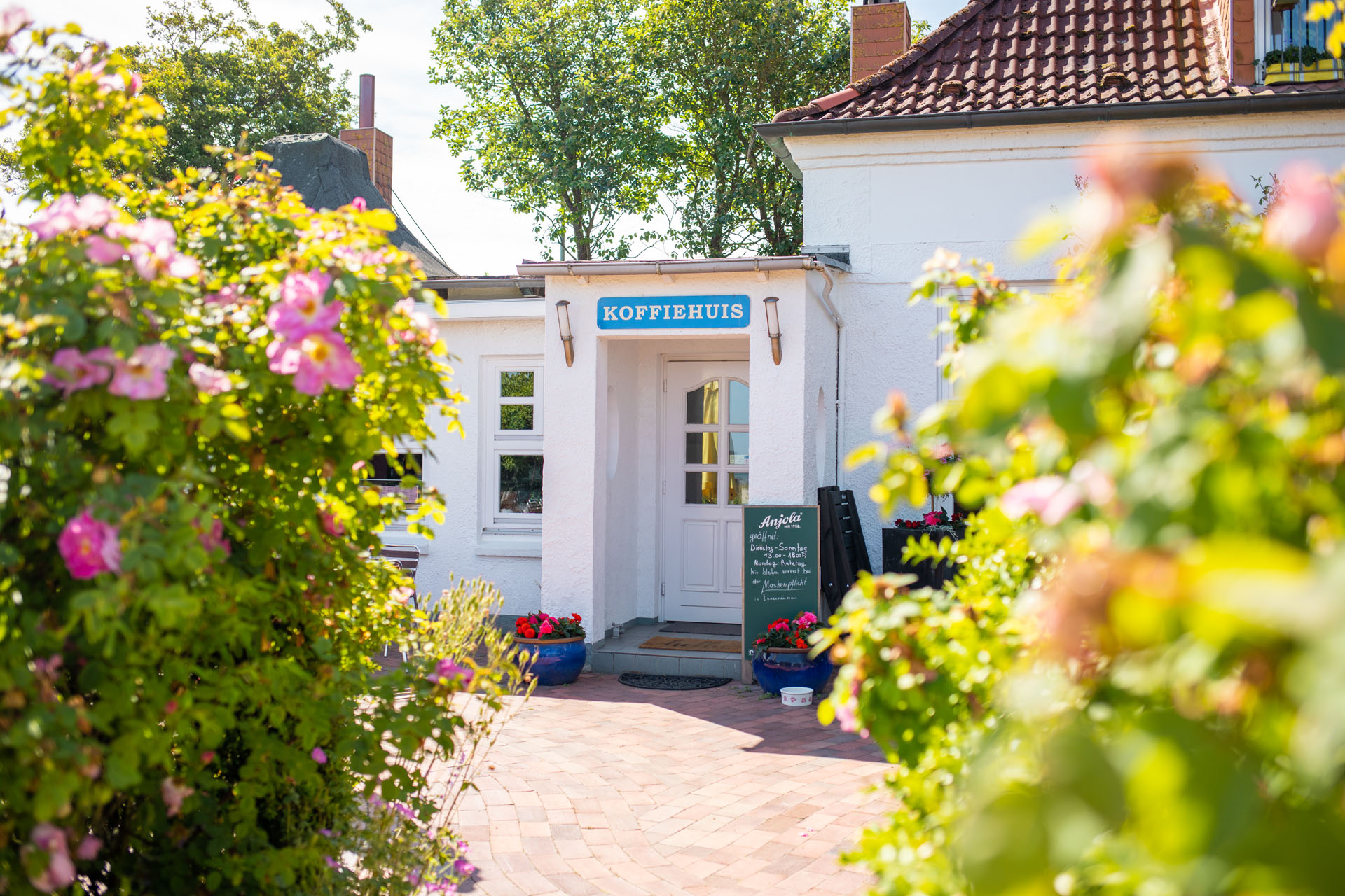 Picknick am Strand von Stein: Koffiehius