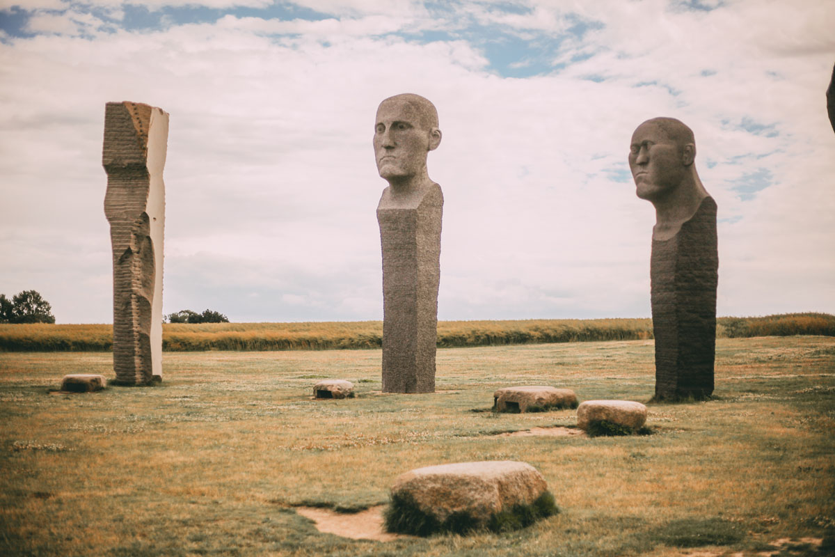 Steinfiguren der Dodekalitten auf Lolland