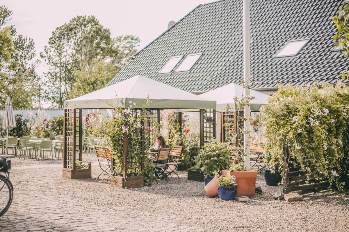 Pavillons im Hofcafé Alberstdorf auf Fehmarn