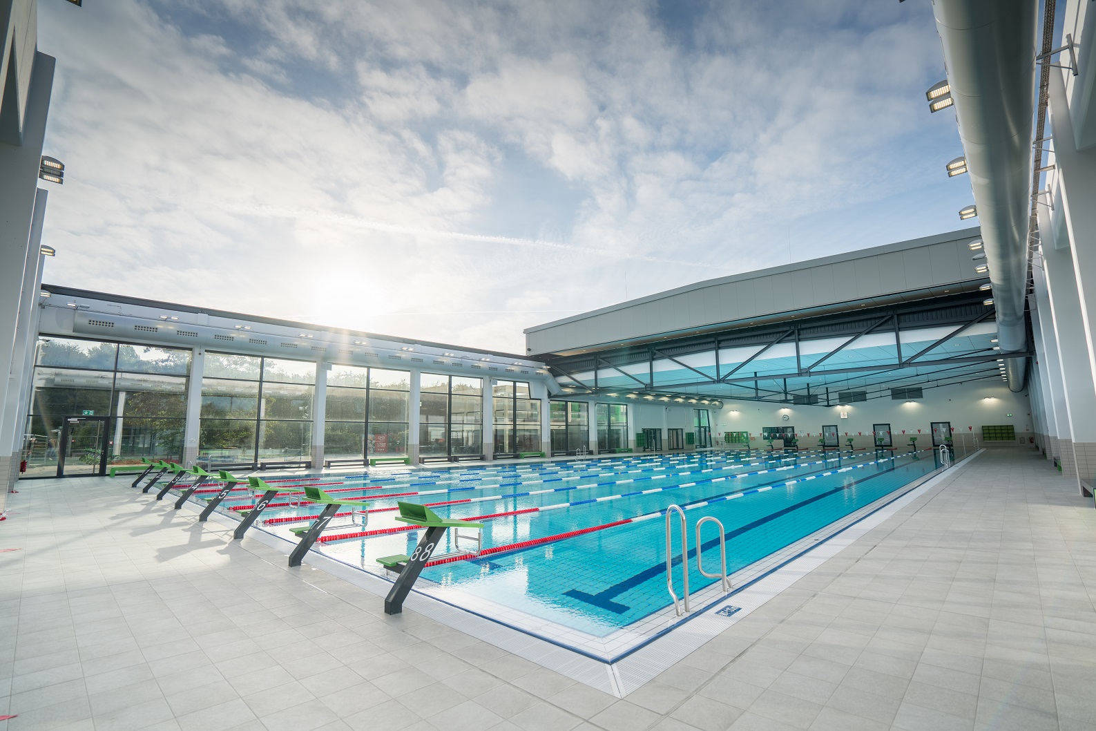 Das Sportschwimmbecken vom Bad am Stadtwald in Neumünster