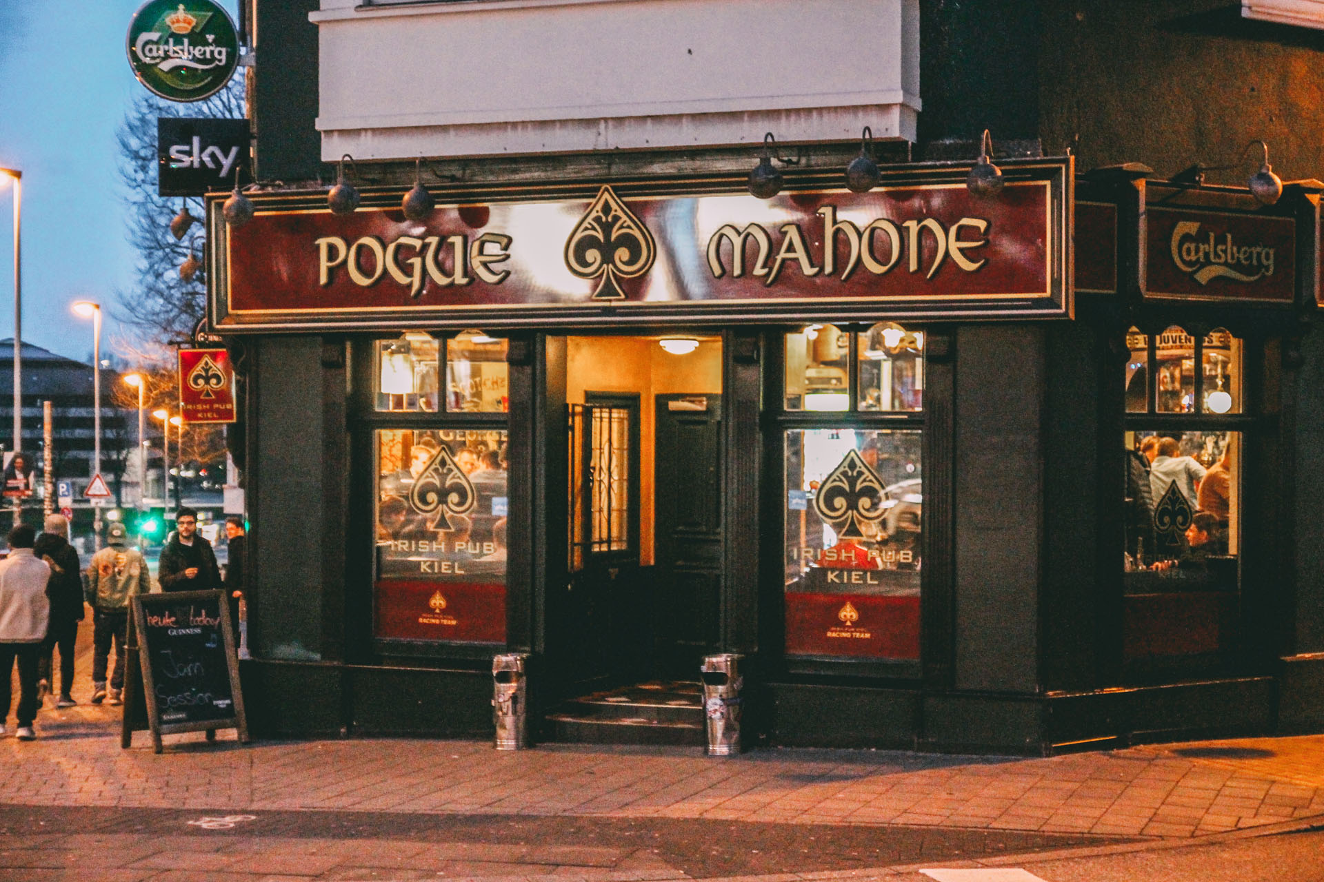Pogue Mahone Irish Pub Kiel von außen