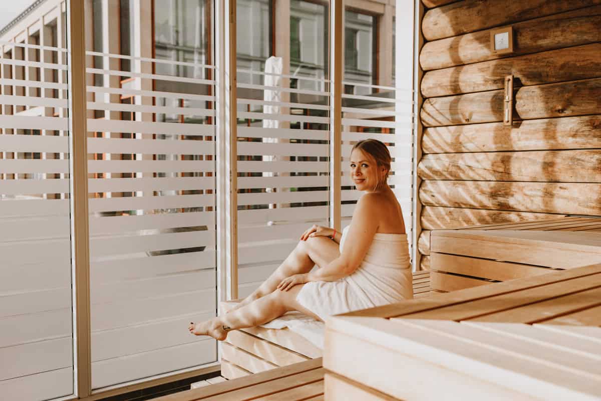 Frau in Sauna im A-Rosa in List