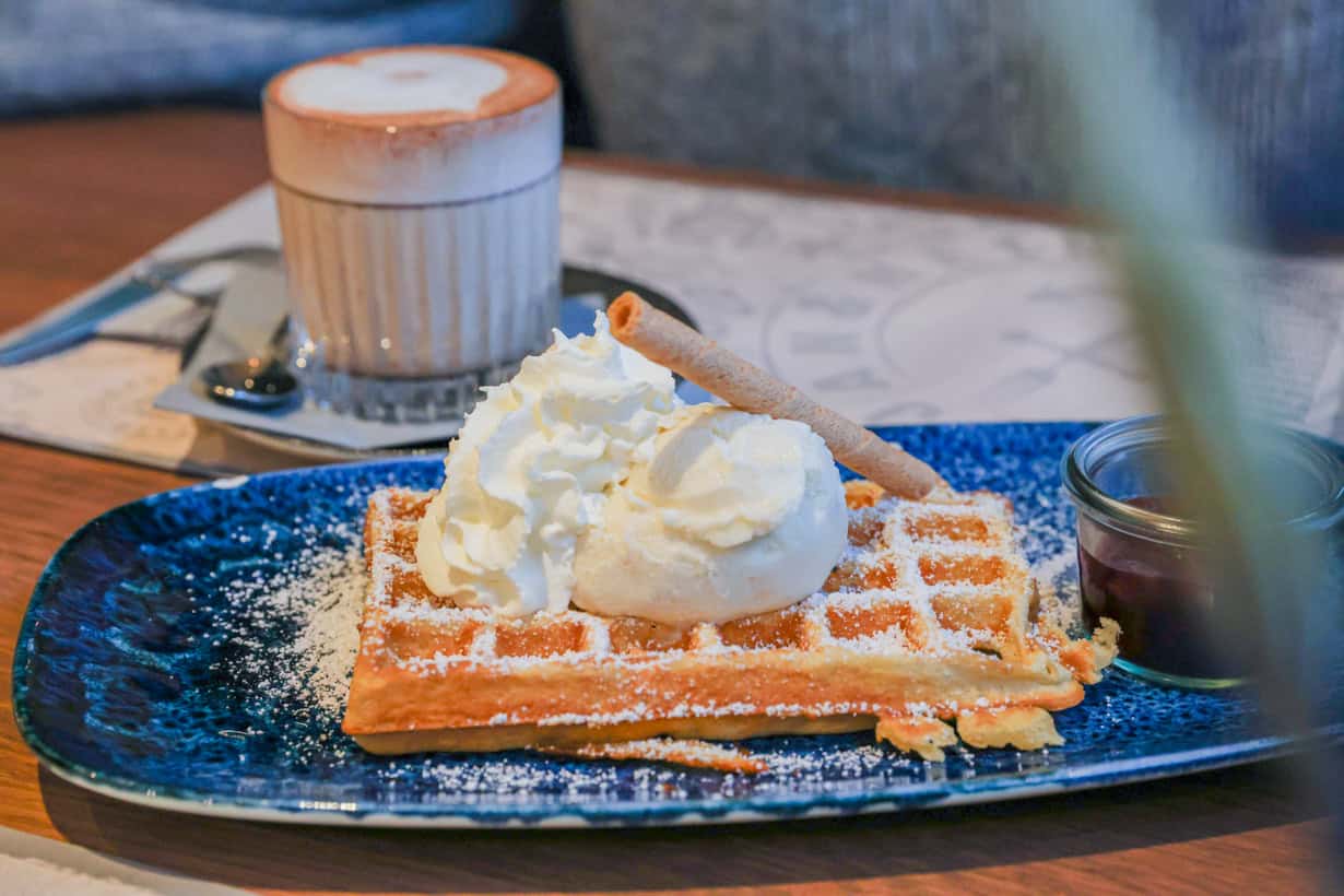 Waffel im Jan&Hein&Klaas&Pitt an der Kiellinie