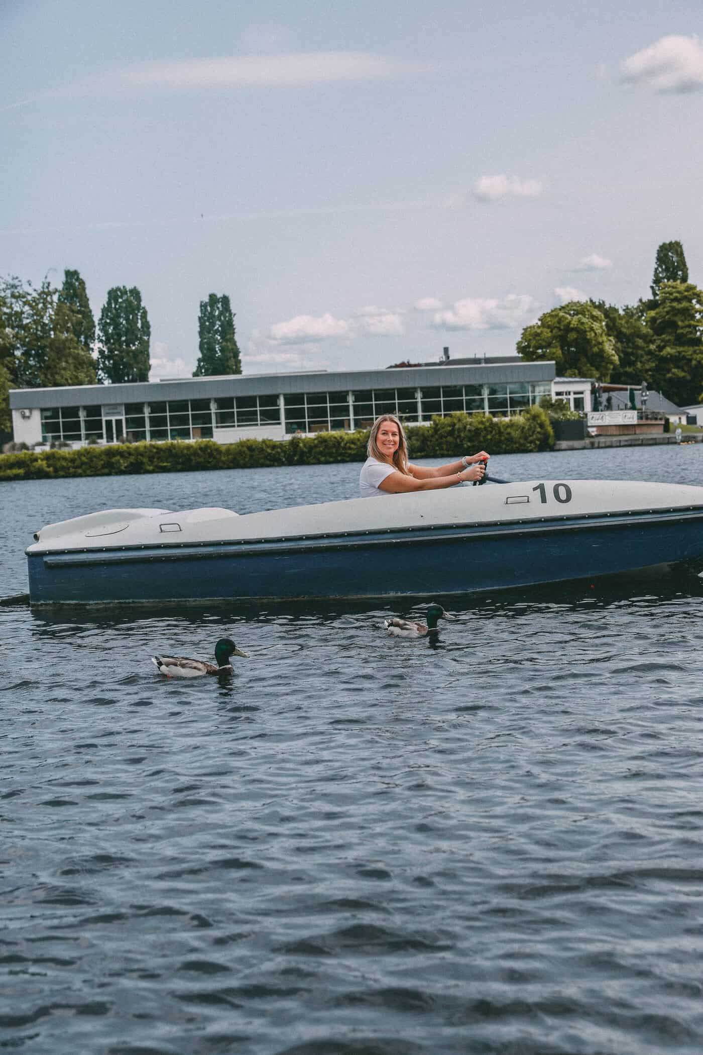 Kanu fahren mit Enten