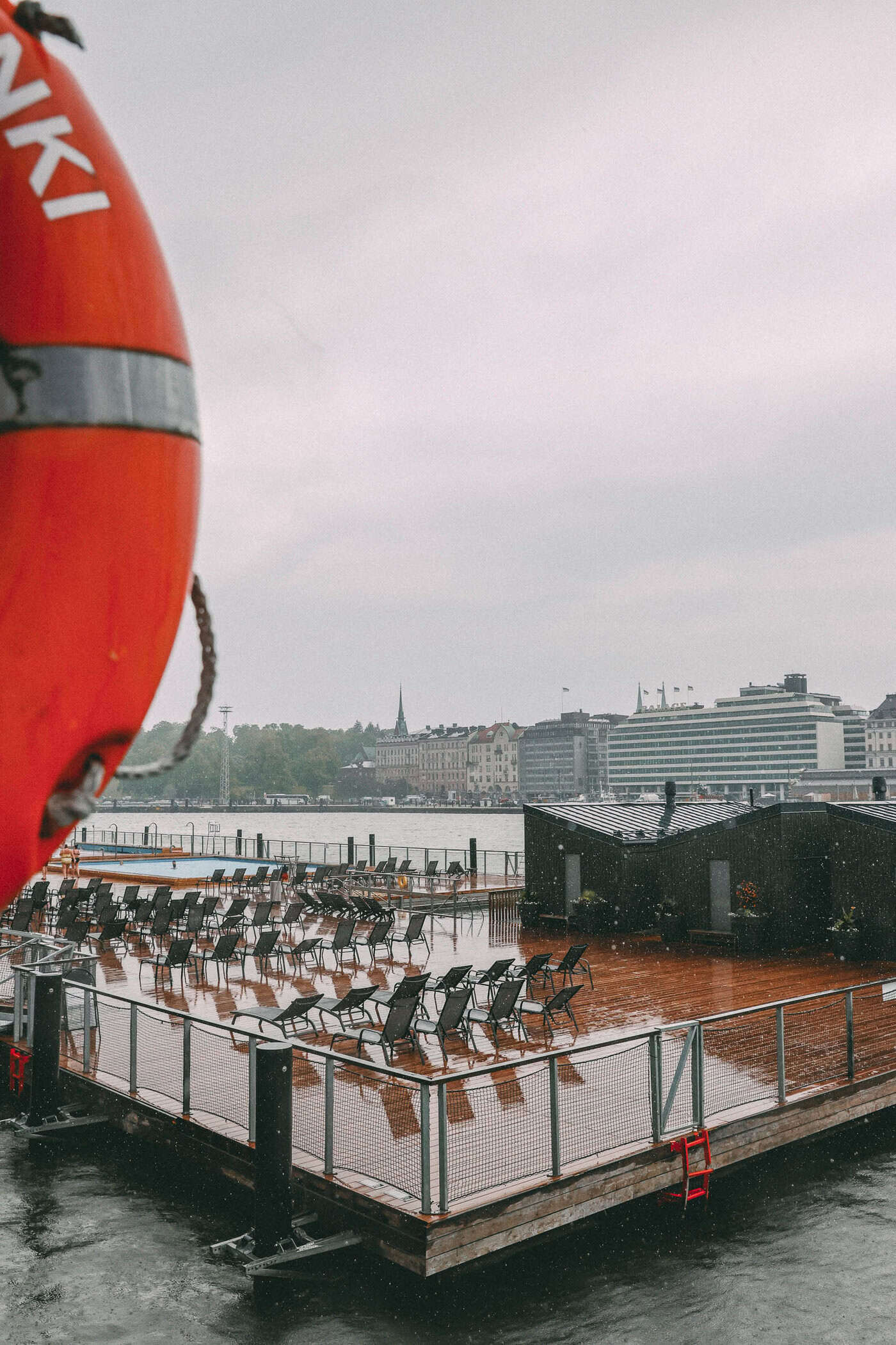 Finnischer Pool in der Stadt