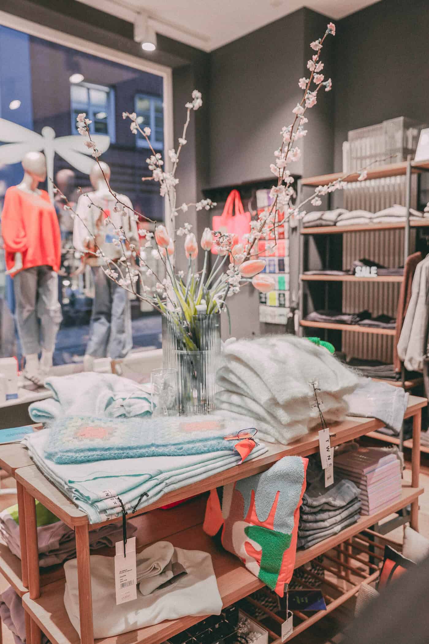 Schmukke Deern hat sußer schöne Klamotten