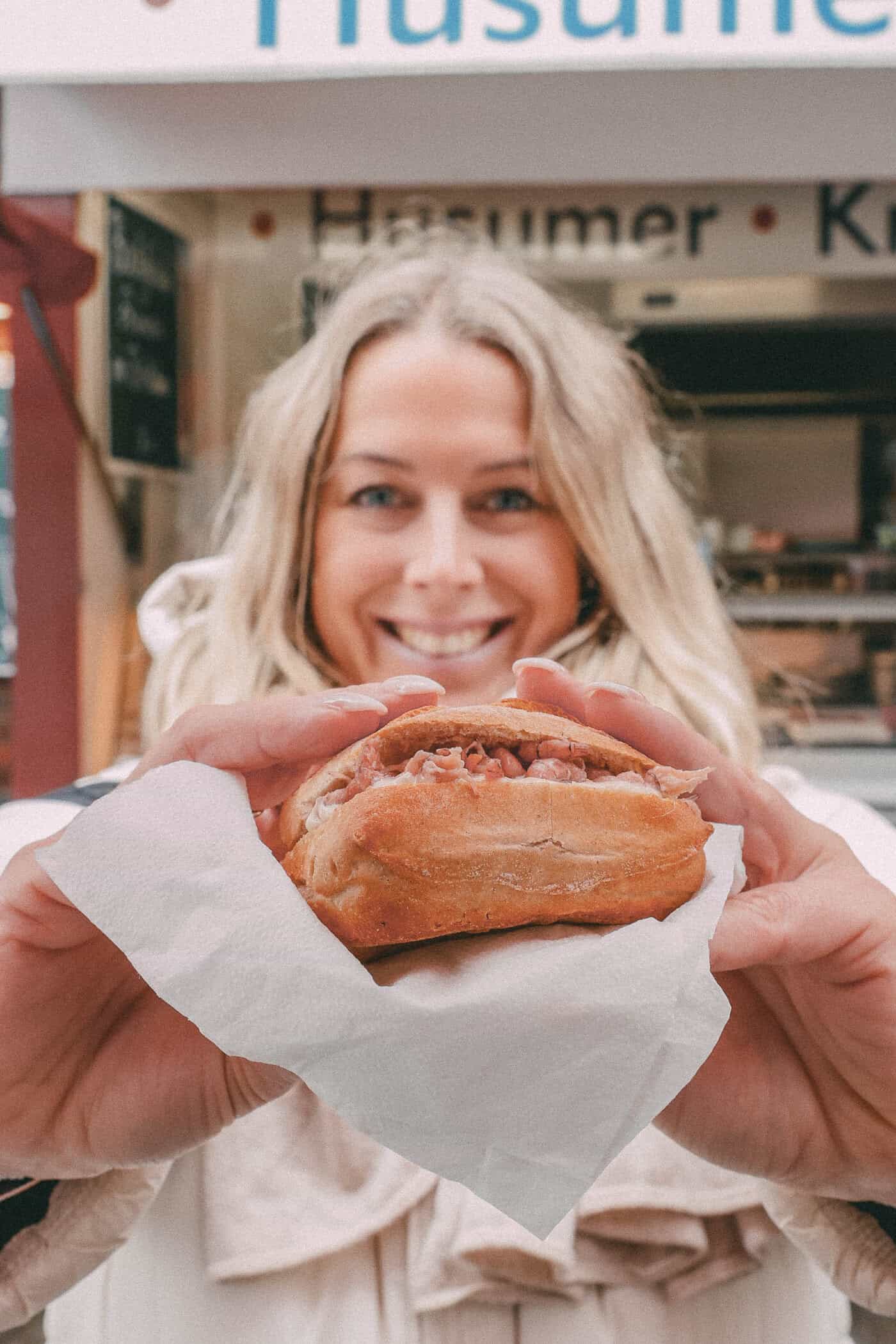 Krabbenbrötchen am Husumer Hafen