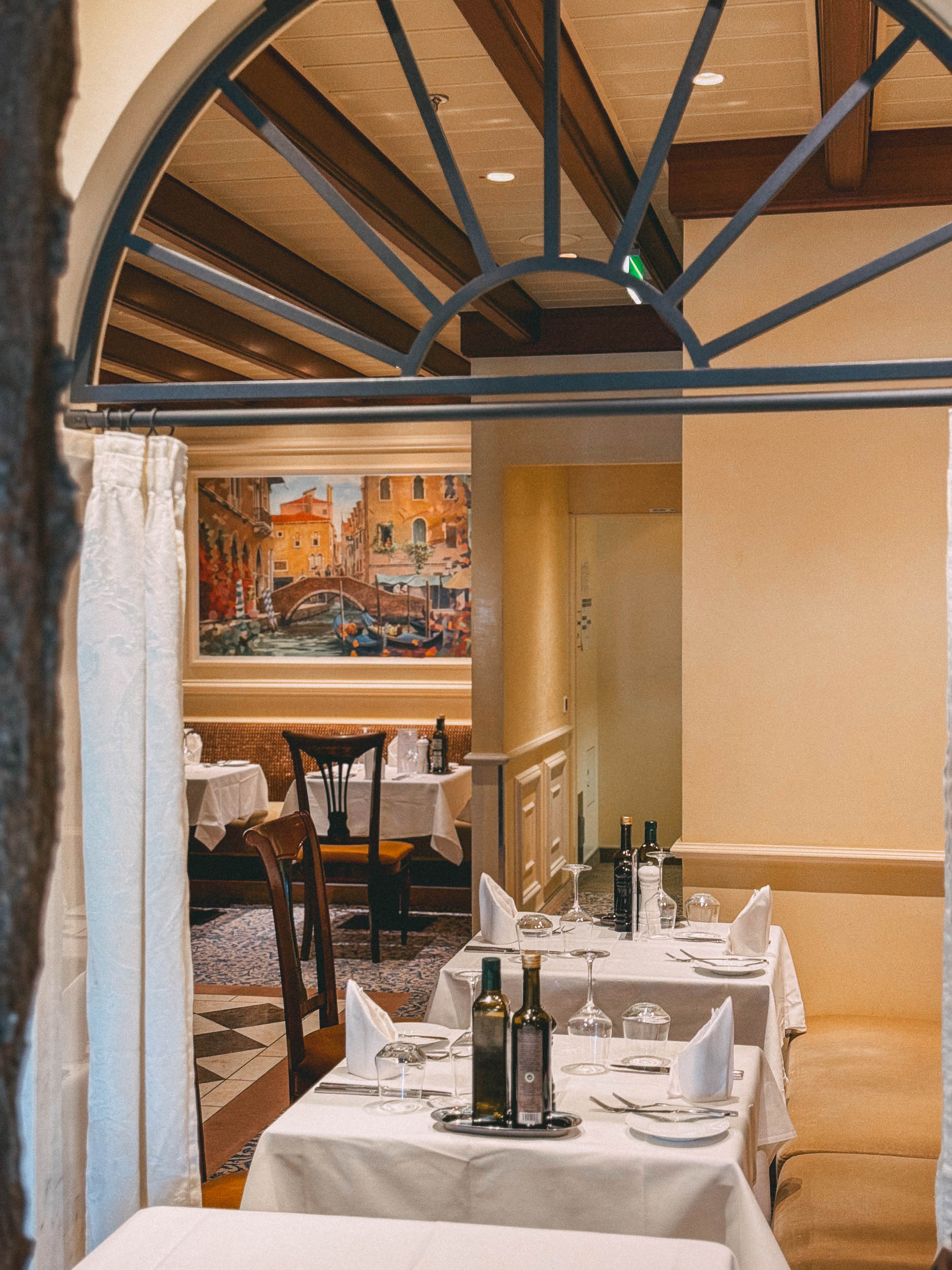 a la Carte Restaurant