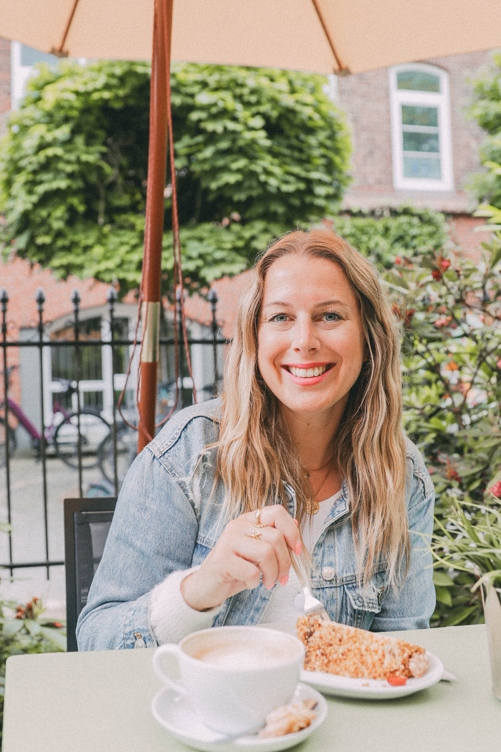 Kaffee und Kuchen im Cafe Oldehus in Neumünster